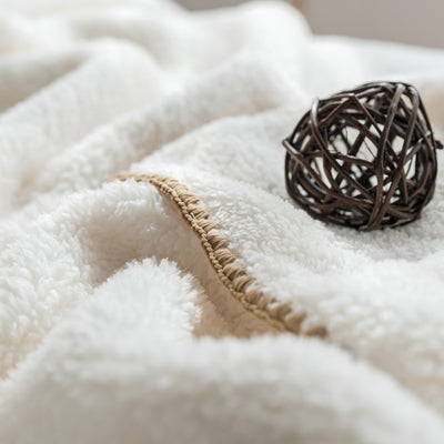 [한국직배송 F] 한길침장 극세사 담요 제나 Q (색상:아이보리/그레이/민트)