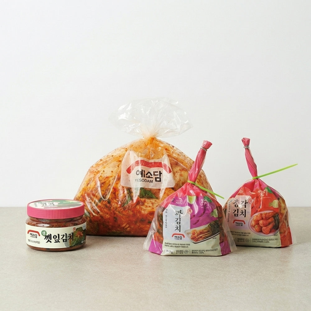 [예소담] 김치 샘플러 세트 (포기김치 3kg + 총각김치 850g + 생깻잎 김치 400g + 파김치 800g) (묶음)